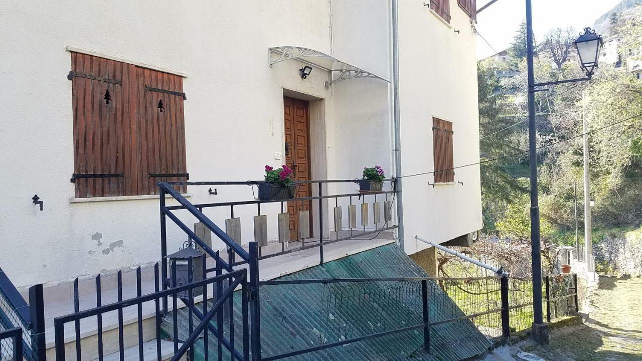 Casa Vacanze Da Oscar Villa Триора Екстериор снимка